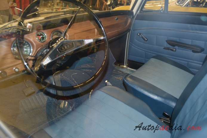 Audi F103 1965-1972 (1968 Auto Union Audi sedan 2d), interior