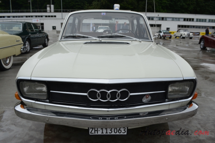Audi F103 1965-1972 (1970 Audi 60 L sedan 4d), przód