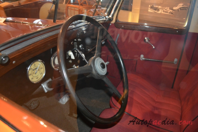 Audi 225 1935-1938 (1935 Audi przód 225 saloon 4d), wnętrze