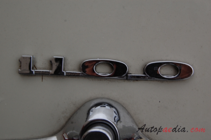 Austin 1100 (BMC ADO16) 1963-1974 (1963-1967 Mark I sedan 4d), rear emblem  
