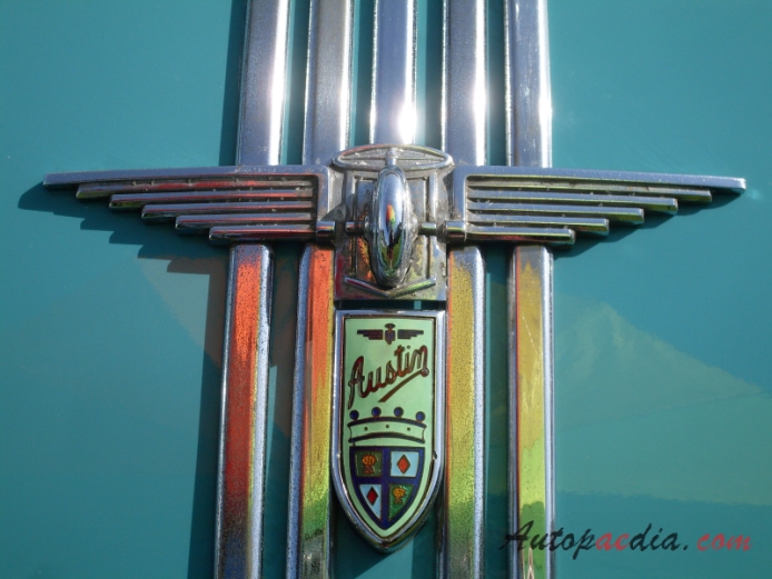 Austin A90 Atlantic 1948-1952 (1948-1951 convertible 2d), front emblem  