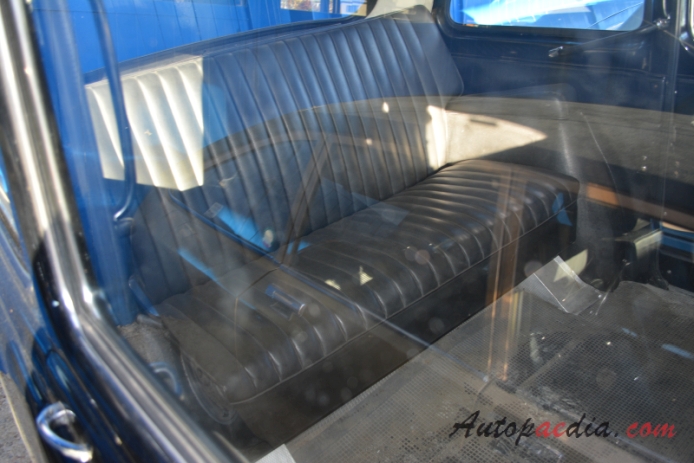 Austin FX4 1958-1997 (1972 FX4D London Taxi 4d), interior