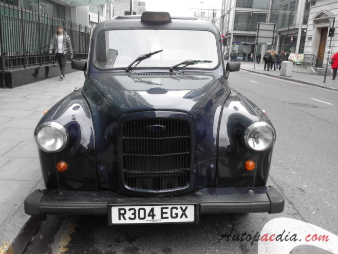 Austin FX4 1958-1997 (1997 Carbodies London Taxi 4d), przód