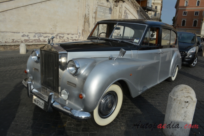 Austin Princess 1947-1968 (1952-1968 LWB Princess Rolls Royce przeróbka), lewy przód