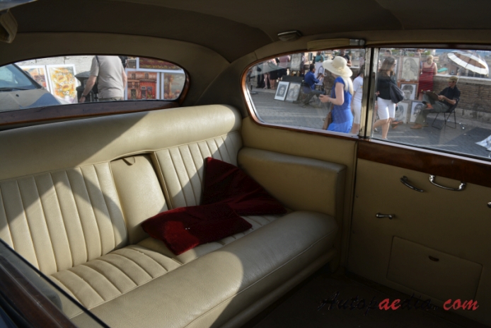 Austin Princess 1947-1968 (1952-1968 LWB Princess Rolls Royce przeróbka), wnętrze