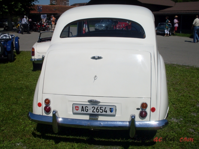 Austin Princess 1947-1968 (1960 A135 LWB Princess), rear view