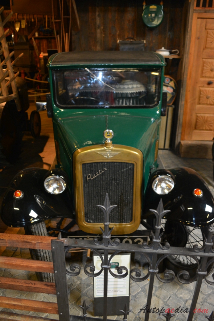 Austin Seven 1922-1939 (1934 saloon 2d), przód