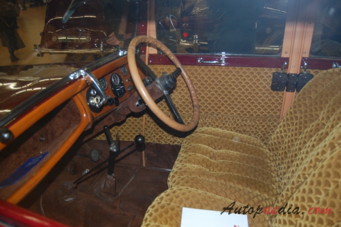 Austin Seven 1922-1939 (1936 saloon 4d), wnętrze
