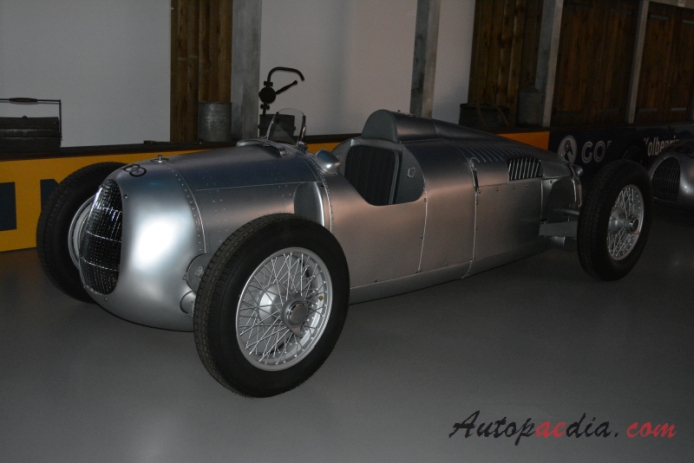 Auto Union typ C 1936-1937 (1936 Grand Prix Rennwagen), lewy przód