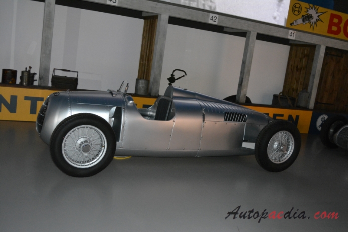 Auto Union type C 1936-1937 (1936 Grand Prix Rennwagen), left side view