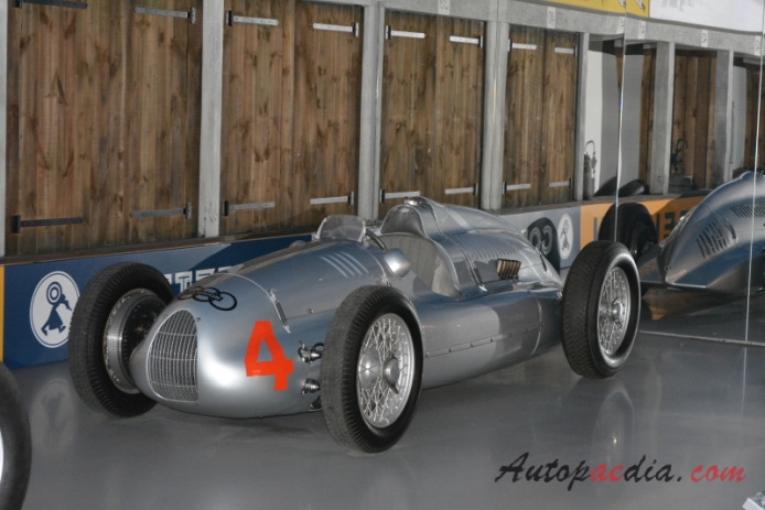 Auto Union typ D 1938-1939 (1938 Grand Prix Rennwagen), lewy przód