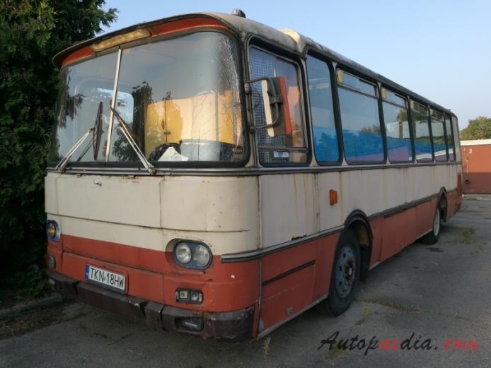 Autosan H9 1973-2002 (1976-1992 Autosan H9/I bus), left front view
