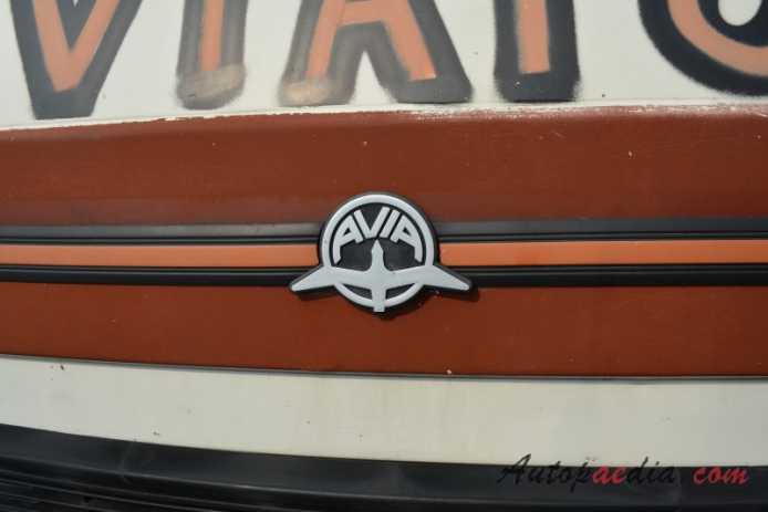 Avia A15 19xx-19xx (1978 recreational vehicle), front emblem  