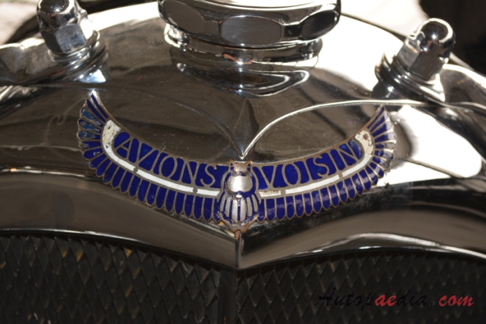 Avions Voisin C25 1934-1937 (1935 Avions Voisin C25 Aerodyne saloon 4d), front emblem  