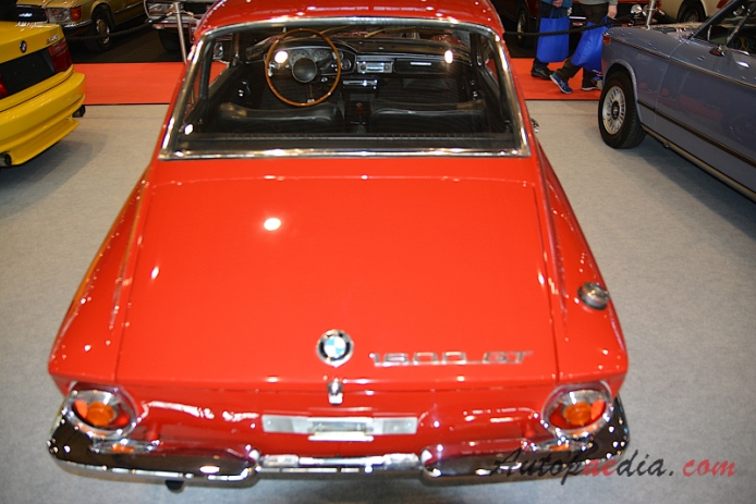 BMW 1600 GT 1967-1968 (1968 Coupé 2d), tył