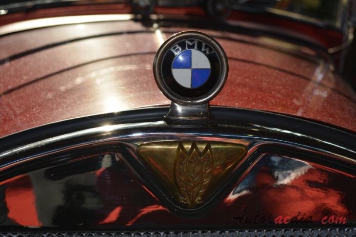BMW 3/15 1929-1932 (1929 phaeton 2d), front emblem  