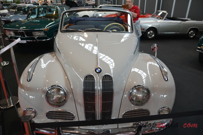 BMW 501 1952-1958 (1955 BMW 501-6 Baur Cabriolet 2d), przód