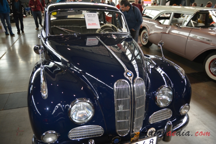 BMW 502 1954-1963 (1956 BMW 502 2600 Luxus saloon 4d), przód