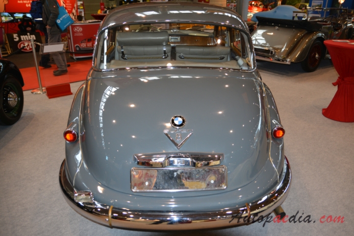 BMW 502 1954-1963 (1962 BMW 502 3200 S saloon 4d), rear view