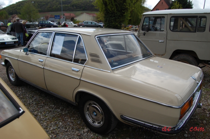 BMW E3 (New Six) 1968-1977 (1970 2800 sedan 4d),  left rear view