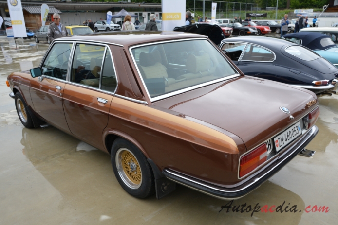 BMW E3 (New Six) 1968-1977 (1971-1977 3.0Si sedan 4d),  left rear view