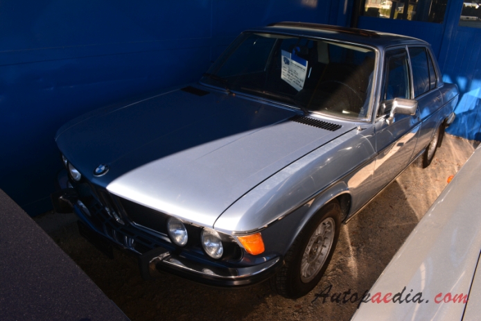 BMW E3 (New Six) 1968-1977 (1976 BMW 2500 sedan 4d), lewy przód