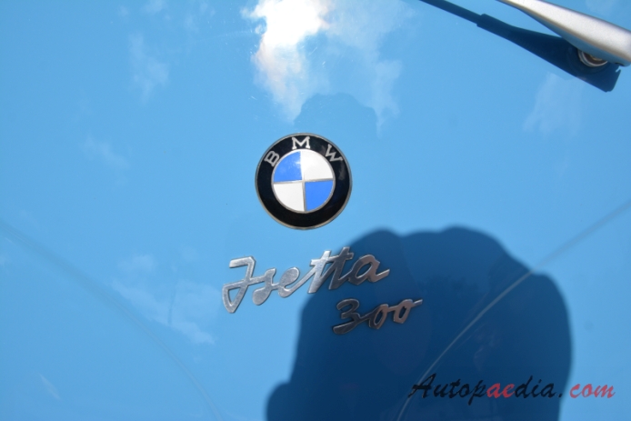 BMW Isetta Export 1956-1962 (1957 300 ccm), emblemat przód 