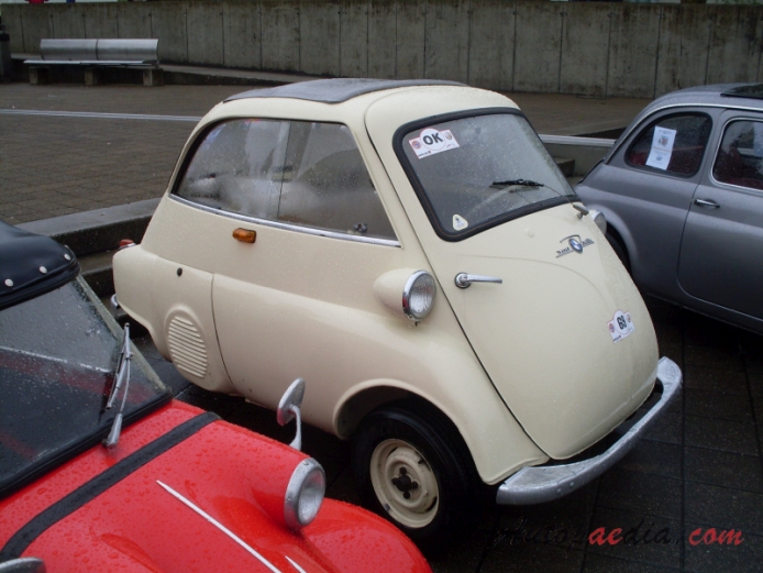 BMW Isetta Export 1956-1962 (1960 300cc), right front view