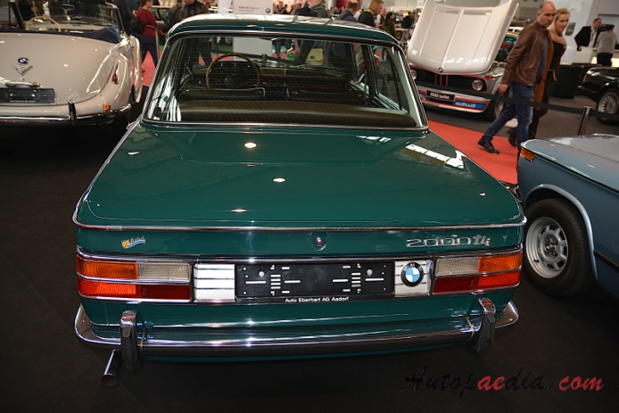 BMW Neue Klasse 1962-1976 (1971 BMW 2000 tti sedan 4d), tył