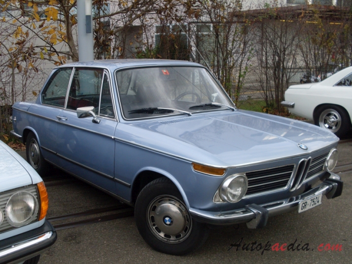 BMW Neue Klasse 1962-1977 (1968-1973 2002 sedan 2d), right front view