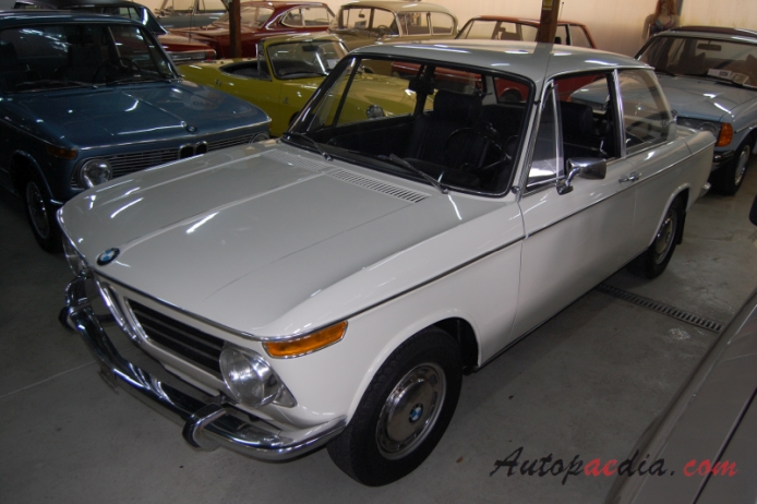 BMW Neue Klasse 1962-1977 (1970 2002 sedan 2d), left front view