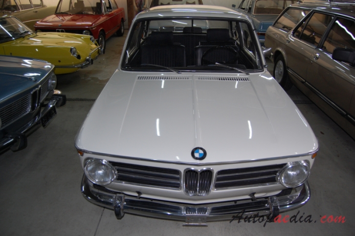 BMW Neue Klasse 1962-1977 (1970 2002 sedan 2d), front view