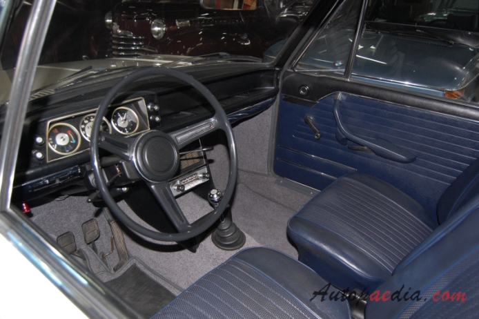 BMW Neue Klasse 1962-1977 (1970 2002 sedan 2d), interior