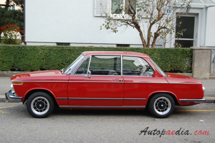 BMW Neue Klasse 1962-1977 (1971-1973 1602 sedan 2d), lewy bok