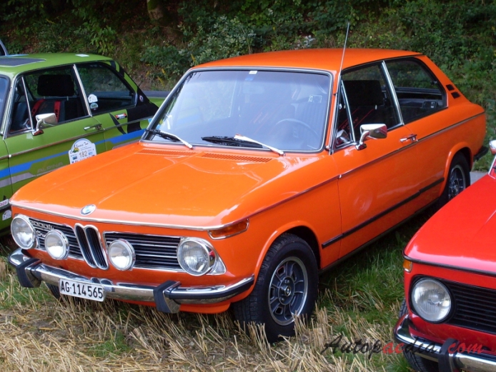 BMW Neue Klasse 1962-1977 (1971-1973 2000tii touring 3d), left front view