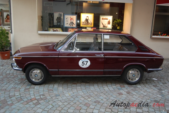 BMW Neue Klasse 1962-1977 (1972 2000 touring 3d), left side view