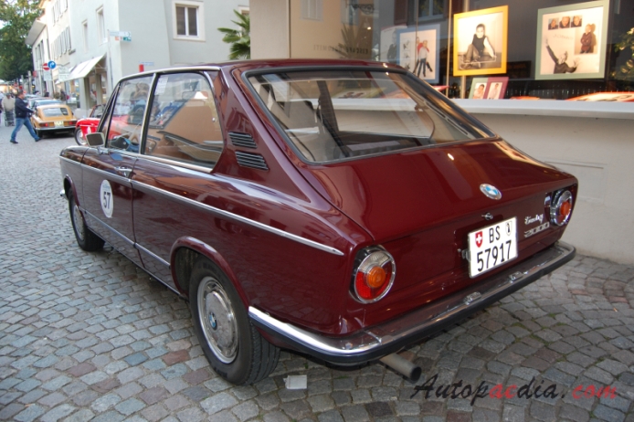 BMW Neue Klasse 1962-1977 (1972 2000 touring 3d), lewy tył