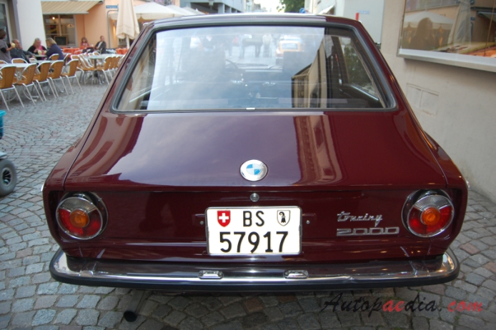 BMW Neue Klasse 1962-1977 (1972 2000 touring 3d), rear view