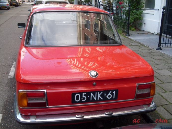 BMW Neue Klasse 1962-1977 (1973-1977 sedan 2d), rear view