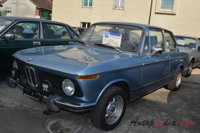 BMW Neue Klasse 1962-1977 (1974 1602 sedan 2d), left front view