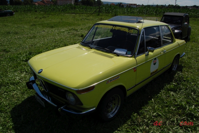 BMW Neue Klasse 1962-1977 (1974 2002 sedan 2d), lewy przód