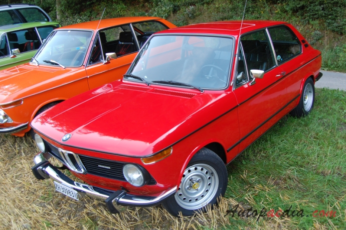 BMW Neue Klasse 1962-1977 (1974 2002 touring 3d), left front view