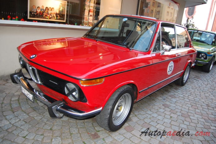 BMW Neue Klasse 1962-1977 (1974 2002 touring 3d), lewy przód