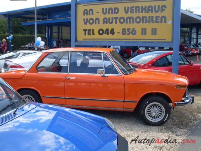 BMW Neue Klasse 1962-1977 (1977 1502 sedan 2d), prawy bok