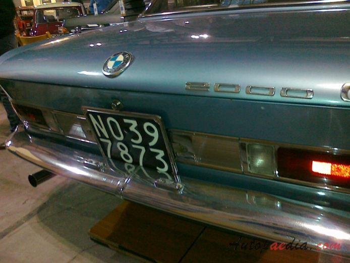 BMW Neue Klasse Coupé 1965-1969, tył