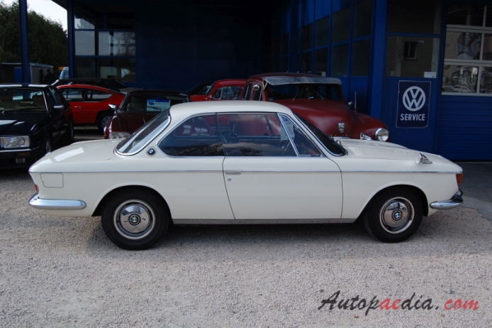 BMW Neue Klasse Coupé 1965-1969 (1966 2000CS), right side view