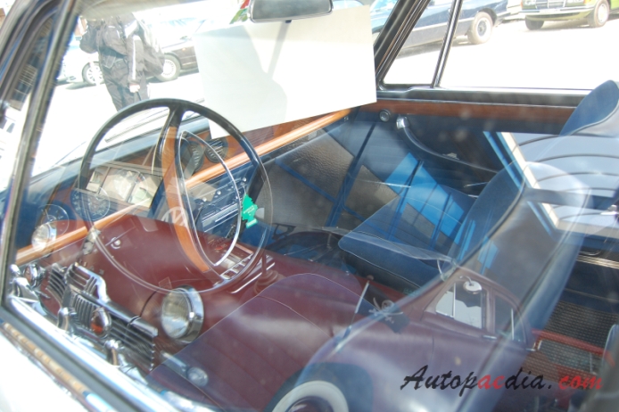 BMW Neue Klasse Coupé 1965-1969 (1966 2000CS), interior