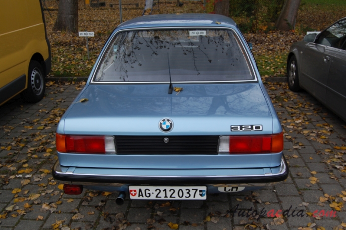 BMW E21 (Series 3 1. generacja) 1975-1983 (1975-1978 320 sedan 2d), tył
