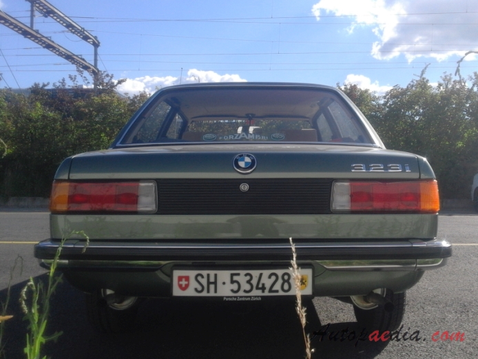 BMW E21 (Series 3 1. generacja) 1975-1983 (1979-1982 323i sedan 2d), tył
