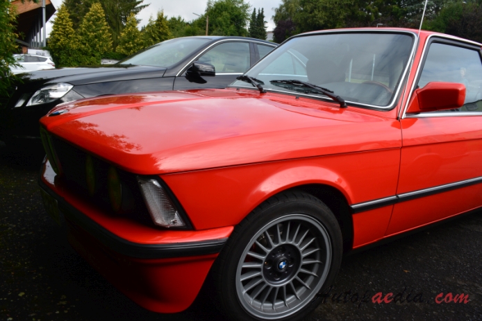 BMW E21 (Series 3 1. generacja) 1975-1983 (1979-1982 sedan 2d), przód